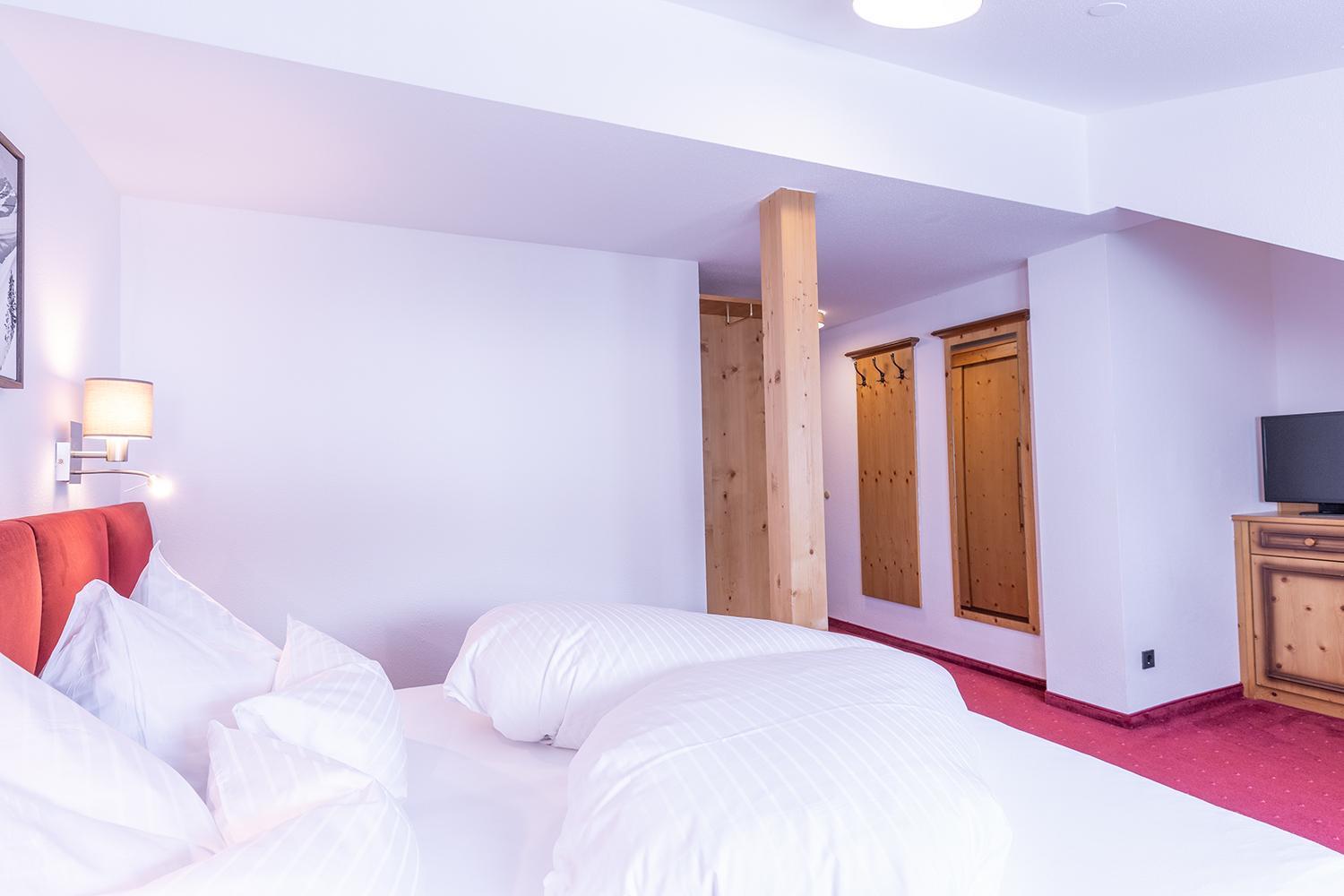 Hotel Sonnenheim 장크트안톤암아를베르크 외부 사진