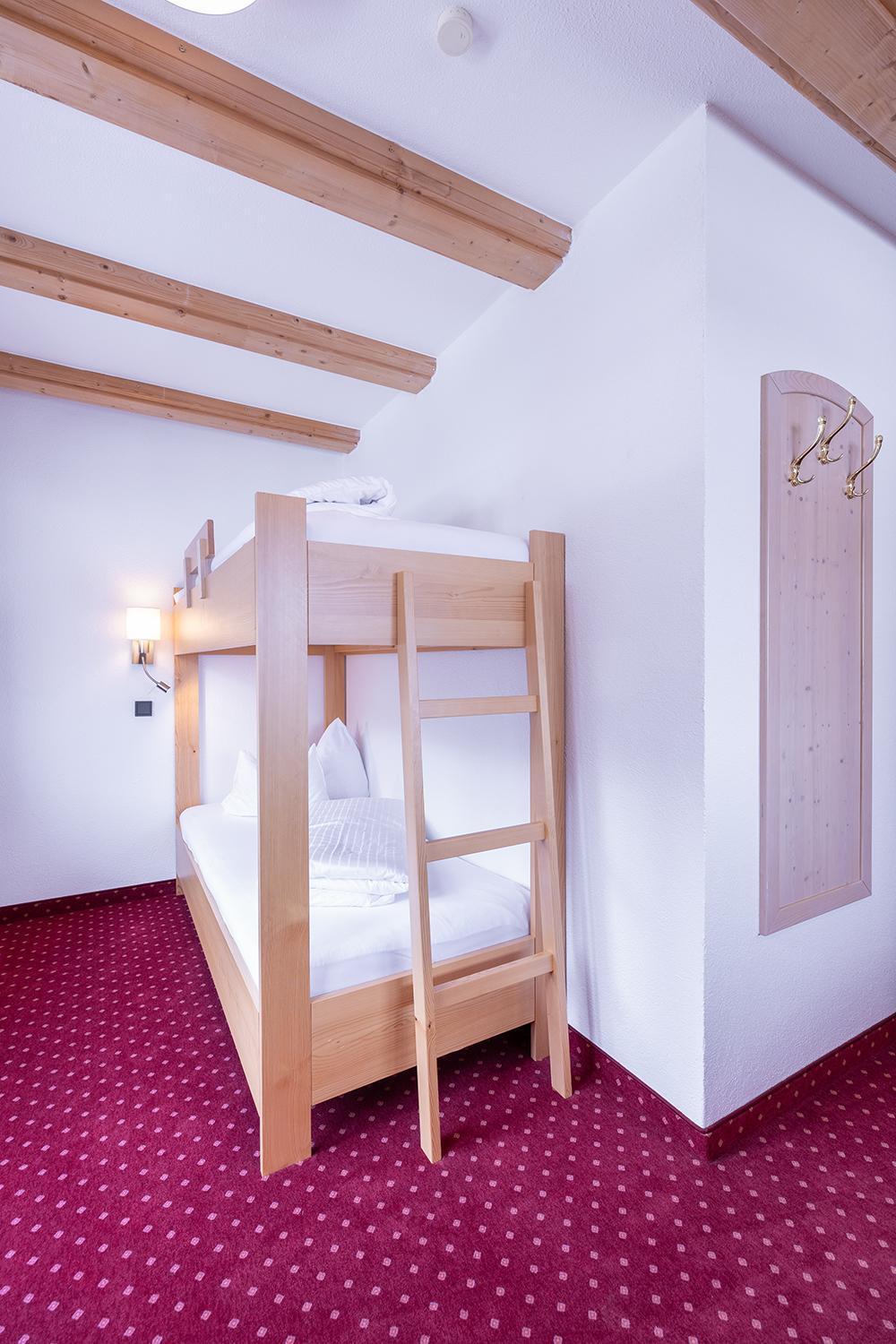 Hotel Sonnenheim 장크트안톤암아를베르크 외부 사진