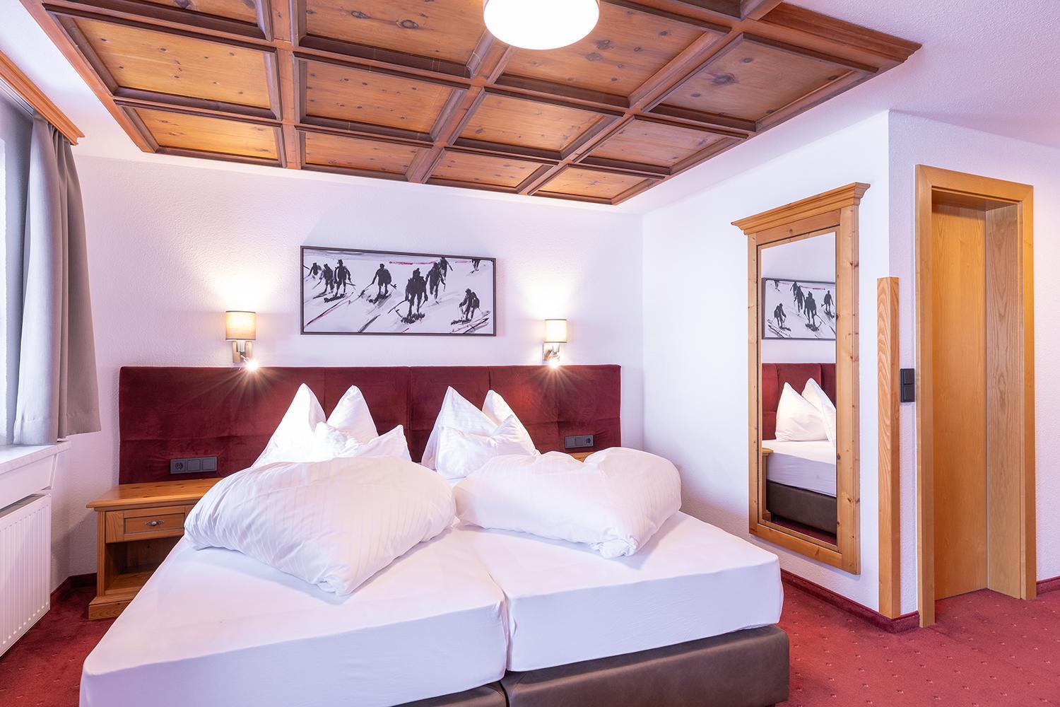Hotel Sonnenheim 장크트안톤암아를베르크 외부 사진