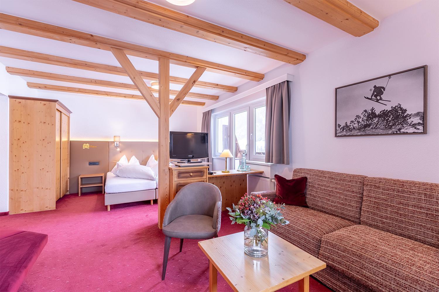 Hotel Sonnenheim 장크트안톤암아를베르크 외부 사진