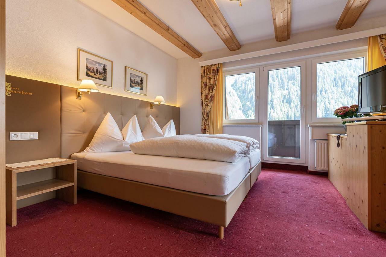 Hotel Sonnenheim 장크트안톤암아를베르크 외부 사진