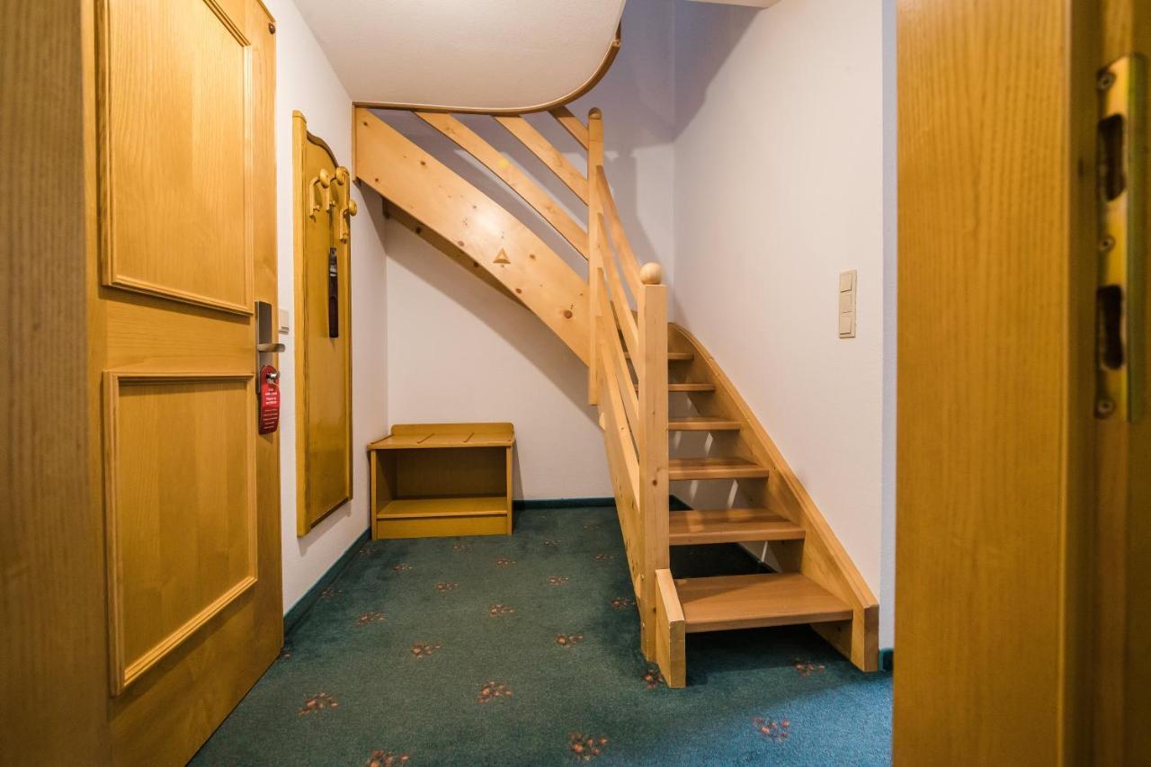 Hotel Sonnenheim 장크트안톤암아를베르크 외부 사진